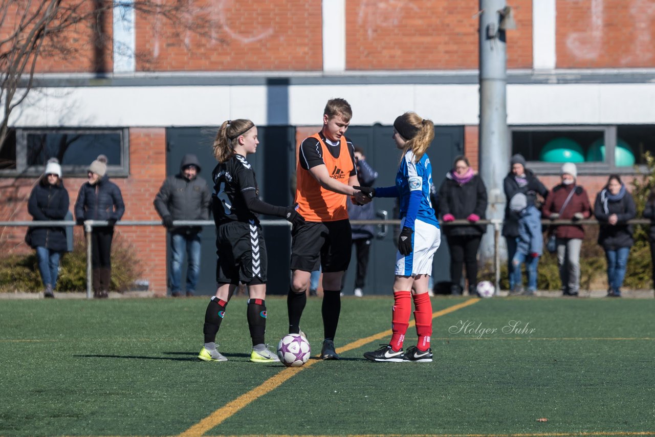 Bild 144 - B-Juniorinnen Halbfinale SVHU - Holstein Kiel : Ergebnis: 3:0